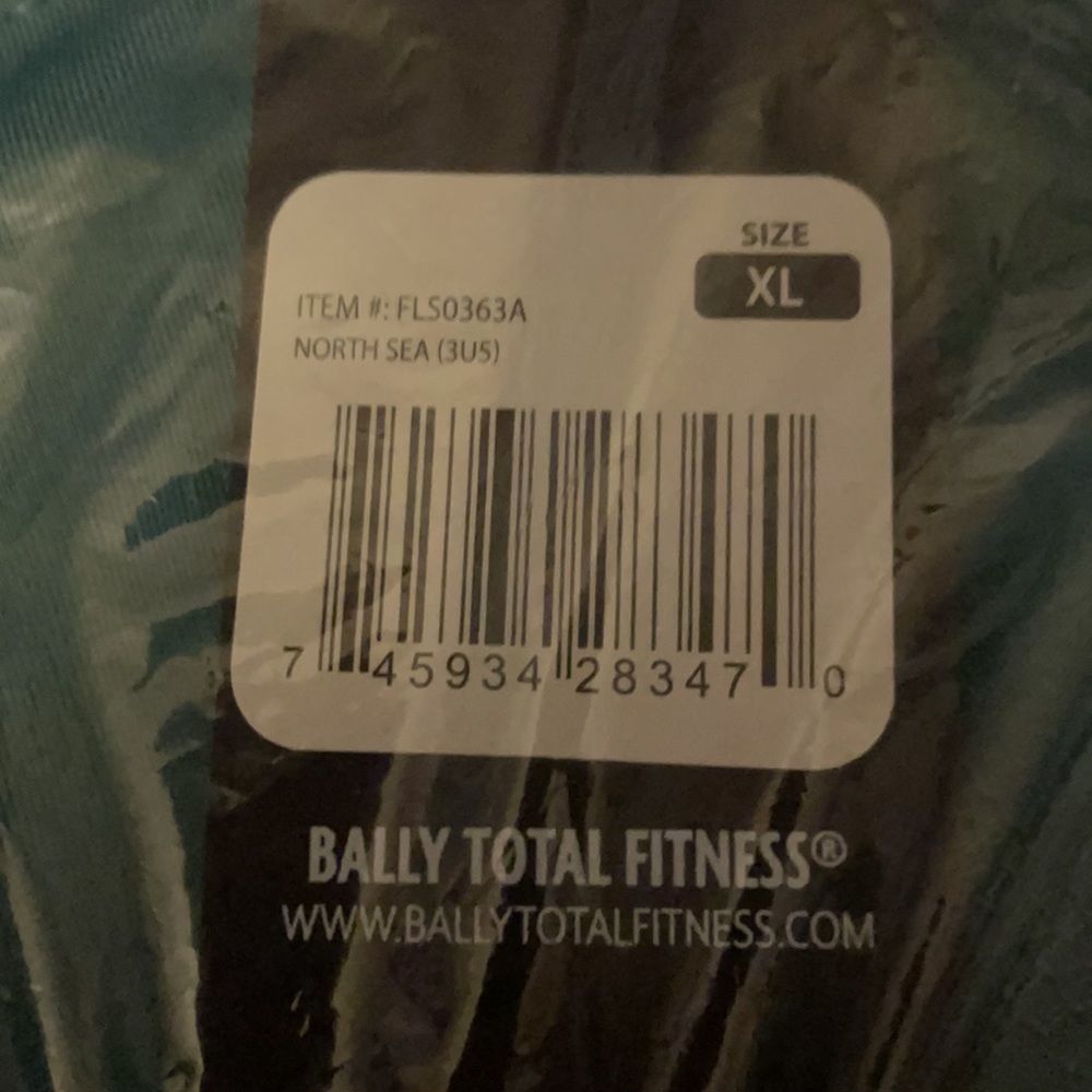 High Rise Bally’s Total Fitness Biker Shorts NWT - Picture 4 of 4